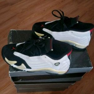 Air Jordan's 14 Red/Black Size 5.5Y in the box

Co